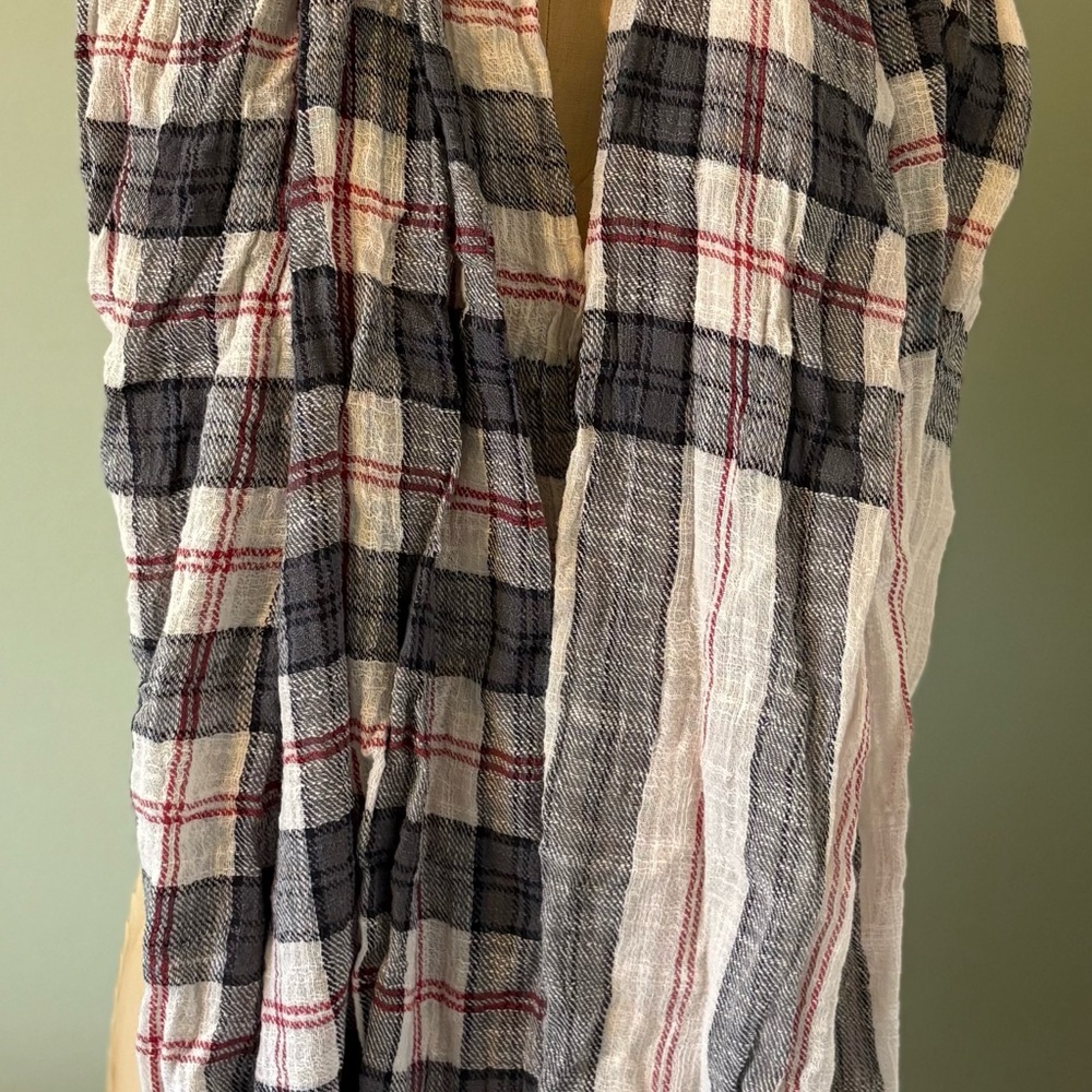 Roots Cabin Scarf